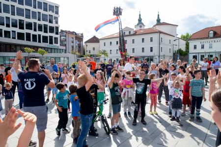 Deželak junak v Postojni (6)